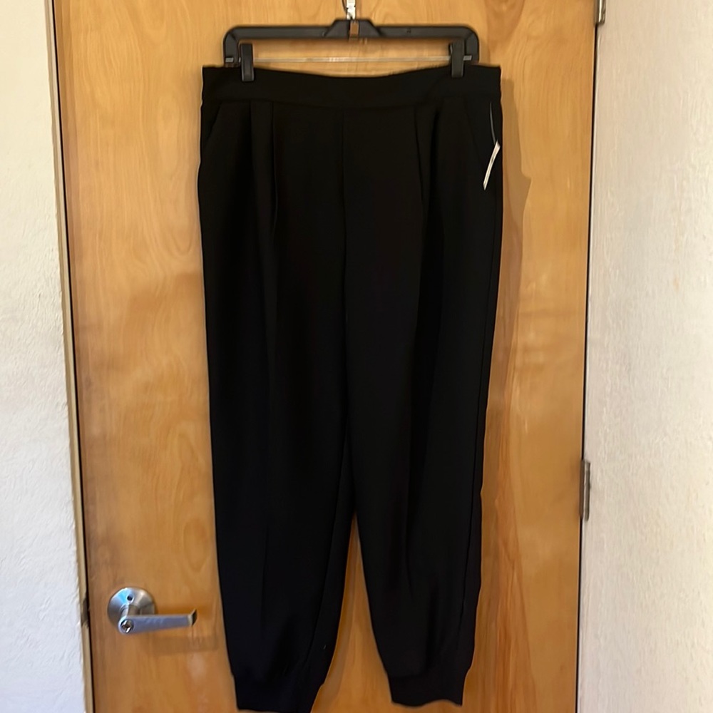 Gap dressy joggers - NWT!